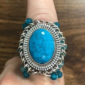 NWT Avon Tribal Style Stretch Ring Silvertone